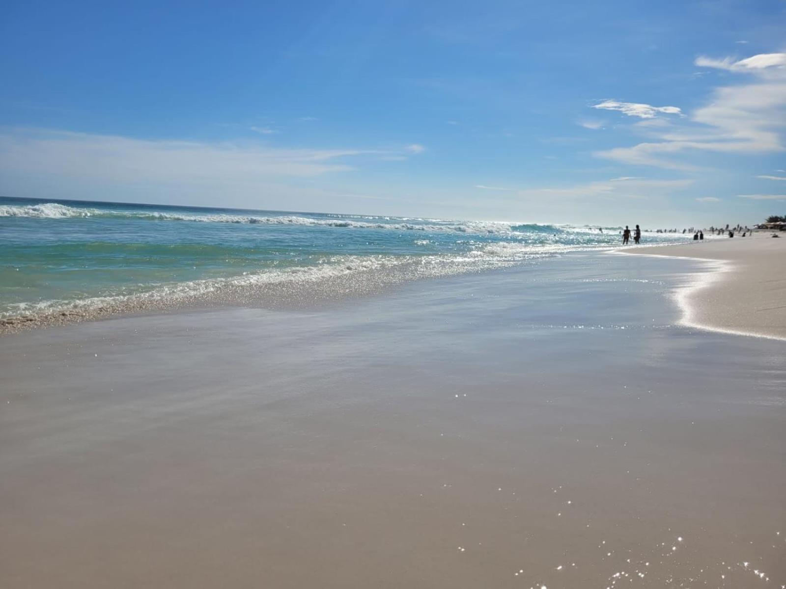 - Casa Pé Na Areia + Churrasqueira Arraial do Cabo